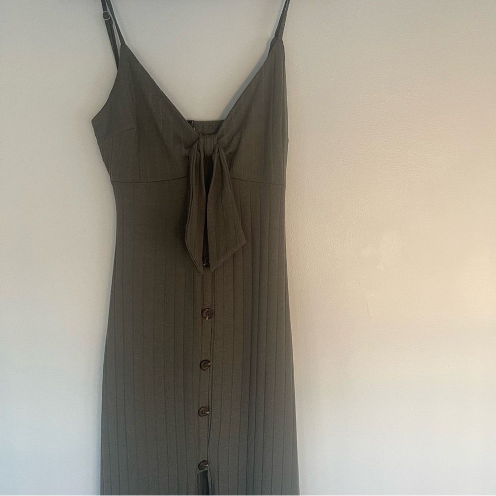 NWT Windsor Front Slit Maxi Dress Button Ribbed Spaghetti Strap Olive Tie Front - Picture 3 of 15